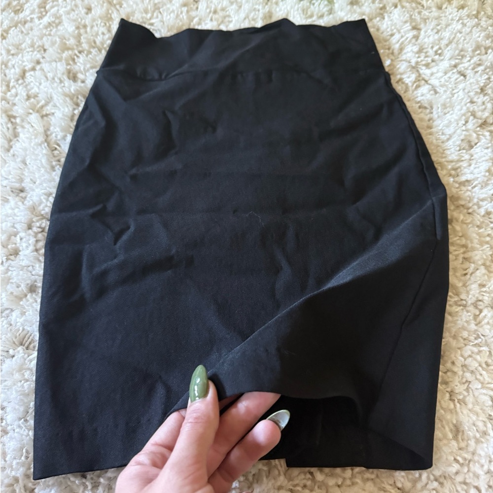 Lola Classic Black Pencil Skirt